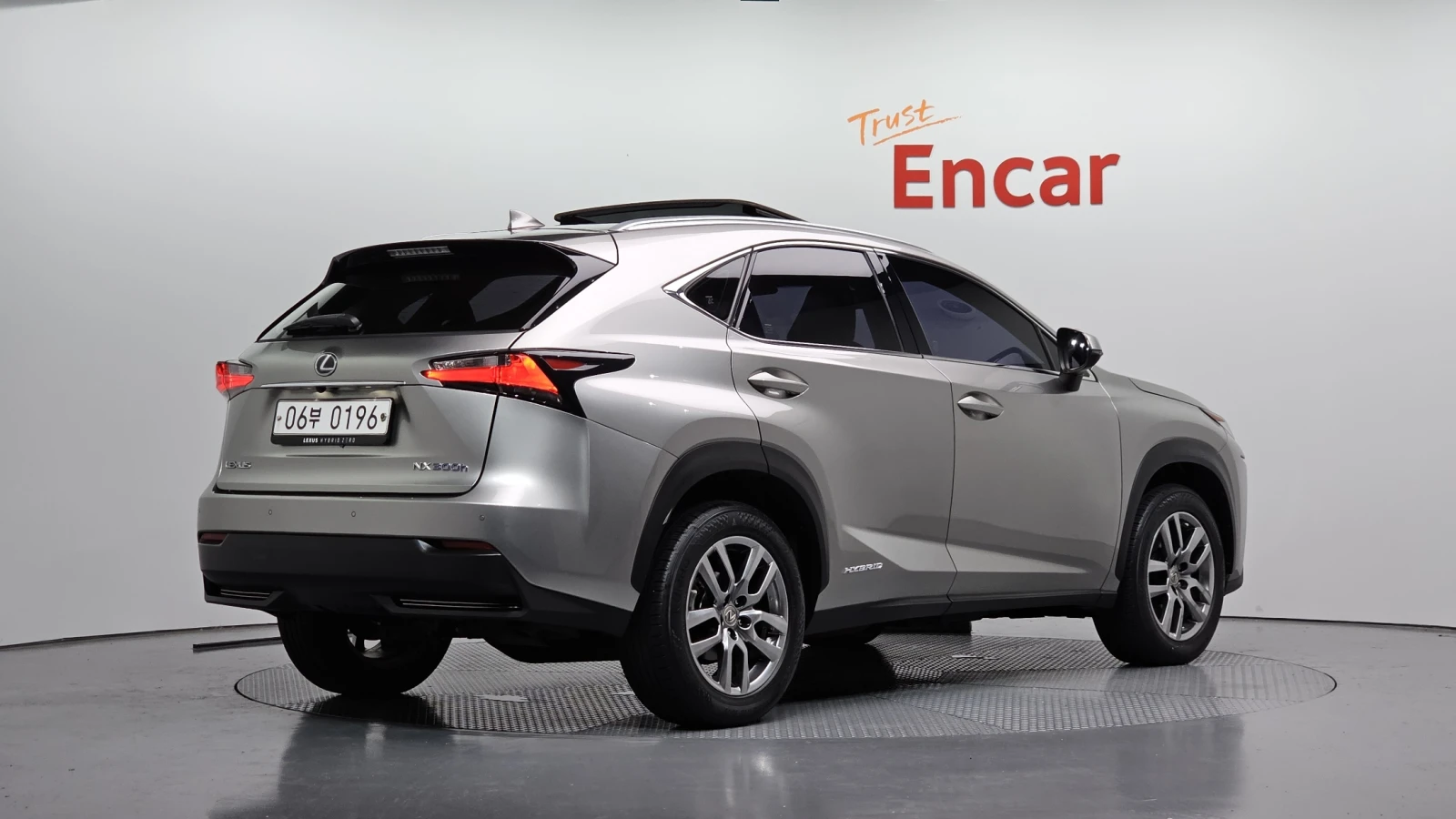 Lexus NX 300h* ПОДГРЕВ ВОЛАН* ЛЮК* КРАЙНА ЦЕНА, снимка 2 - Автомобили и джипове - 55349993