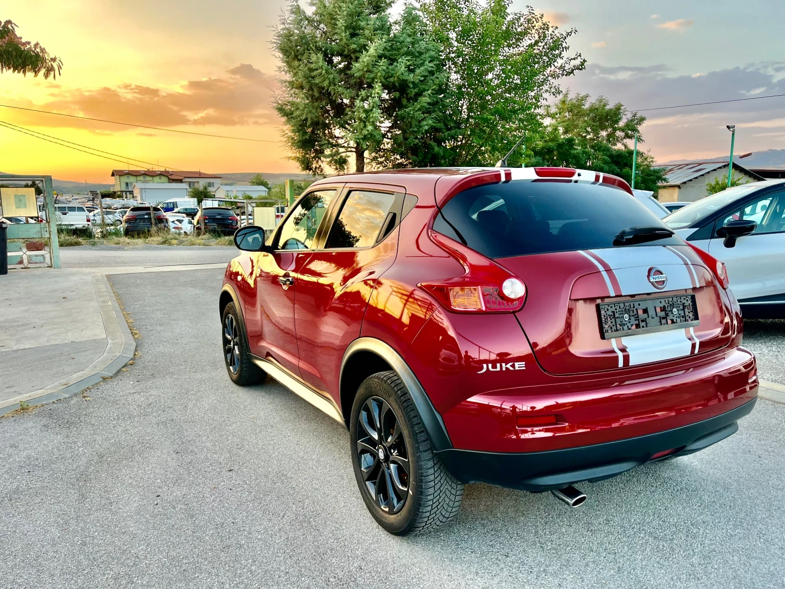 Nissan Juke 1.6 DIG Turbo / Limited Edition , снимка 5 - Автомобили и джипове - 55400629
