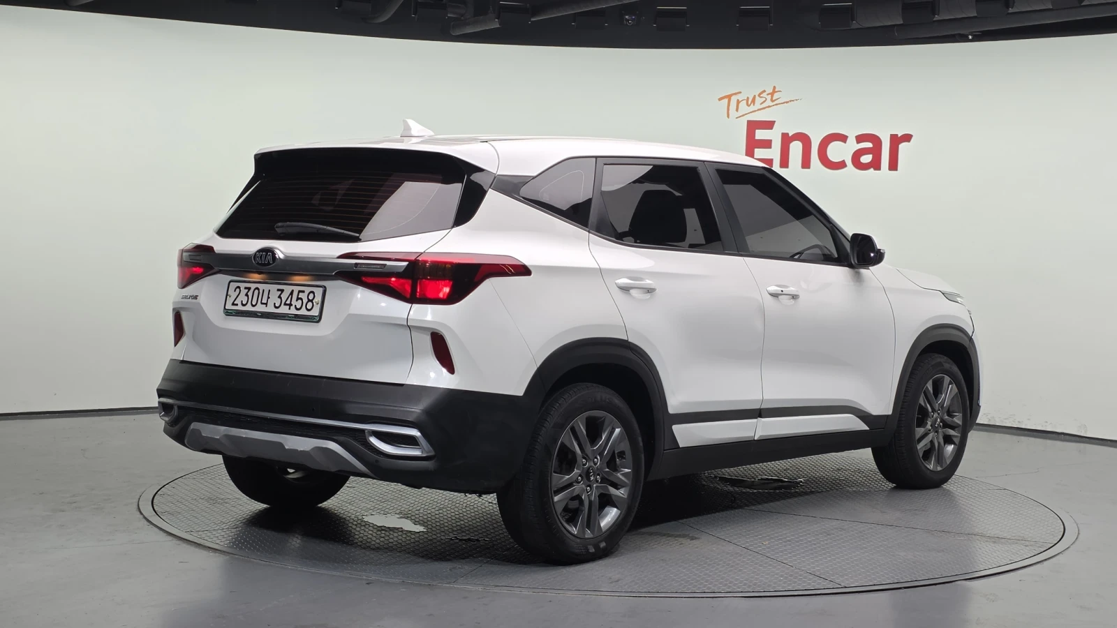 Kia Seltos 1.6* ПОДГРЕВ ВОЛАН* КРАЙНА ЦЕНА, снимка 2 - Автомобили и джипове - 55496118