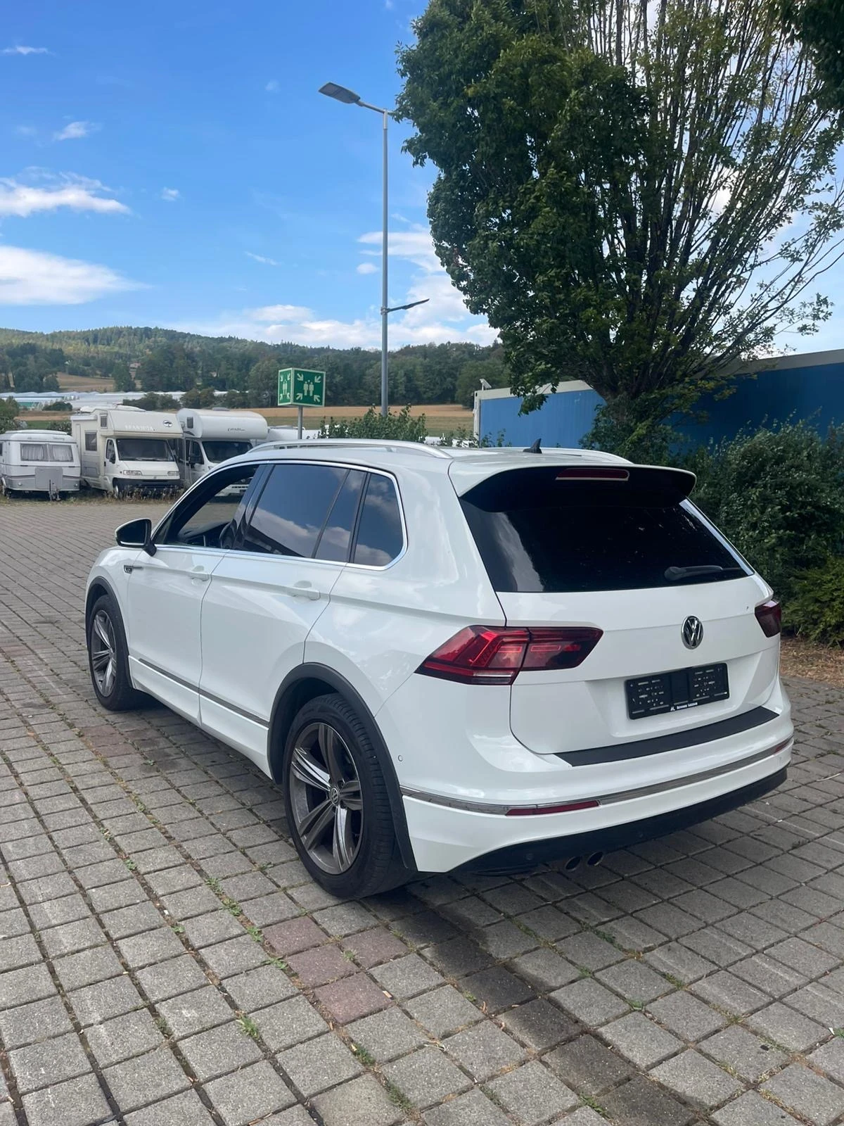 VW Tiguan 2.0D 190 k. / 4x4 / RL / FULL /, снимка 6 - Автомобили и джипове - 56714457