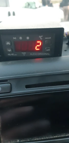 VW Transporter 1.9 TDI 105кс Хладилен, снимка 11