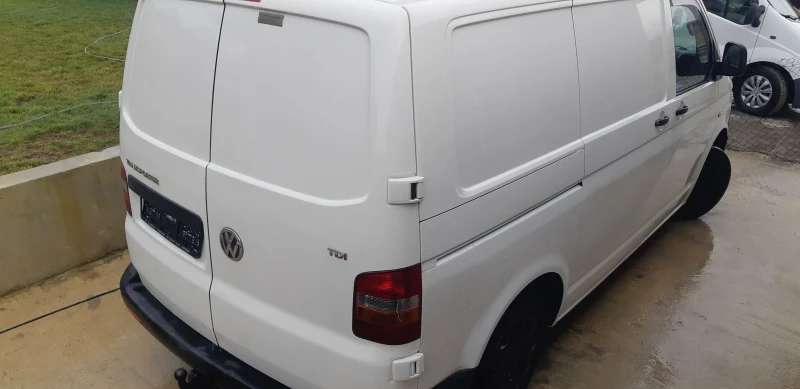 VW Transporter 1.9 TDI 105кс Хладилен, снимка 16 - Бусове и автобуси - 52965805