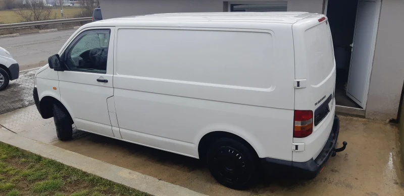 VW Transporter 1.9 TDI 105кс Хладилен, снимка 14 - Бусове и автобуси - 52965805