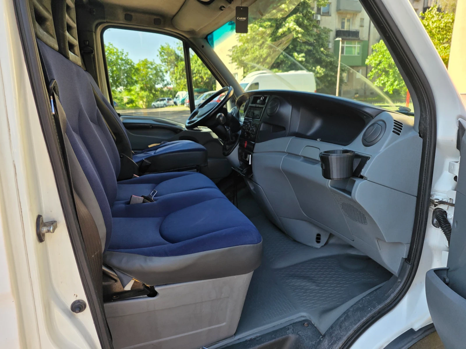 Iveco 35s12 Хладилен, Б категория, снимка 9 - Бусове и автобуси - 54965063