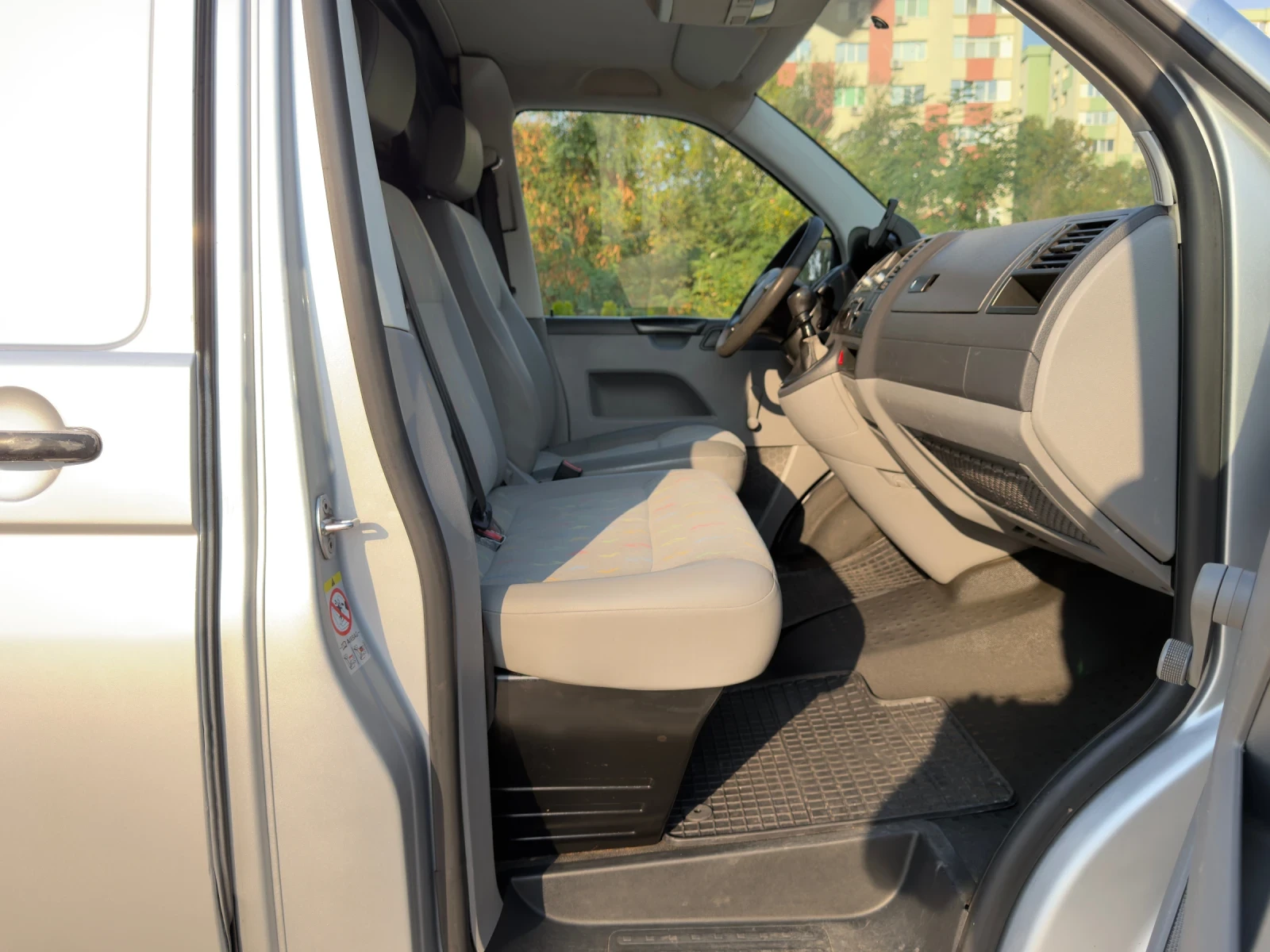 VW T5 2.5TDI/Климатик/Long, снимка 8 - Бусове и автобуси - 56054091