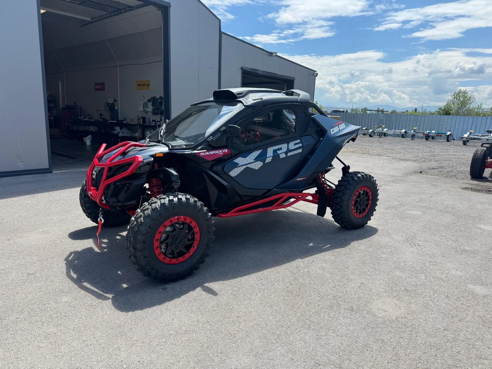 Can-Am Maverick R