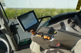 Трактор John Deere  6215R Direct Drive, снимка 11