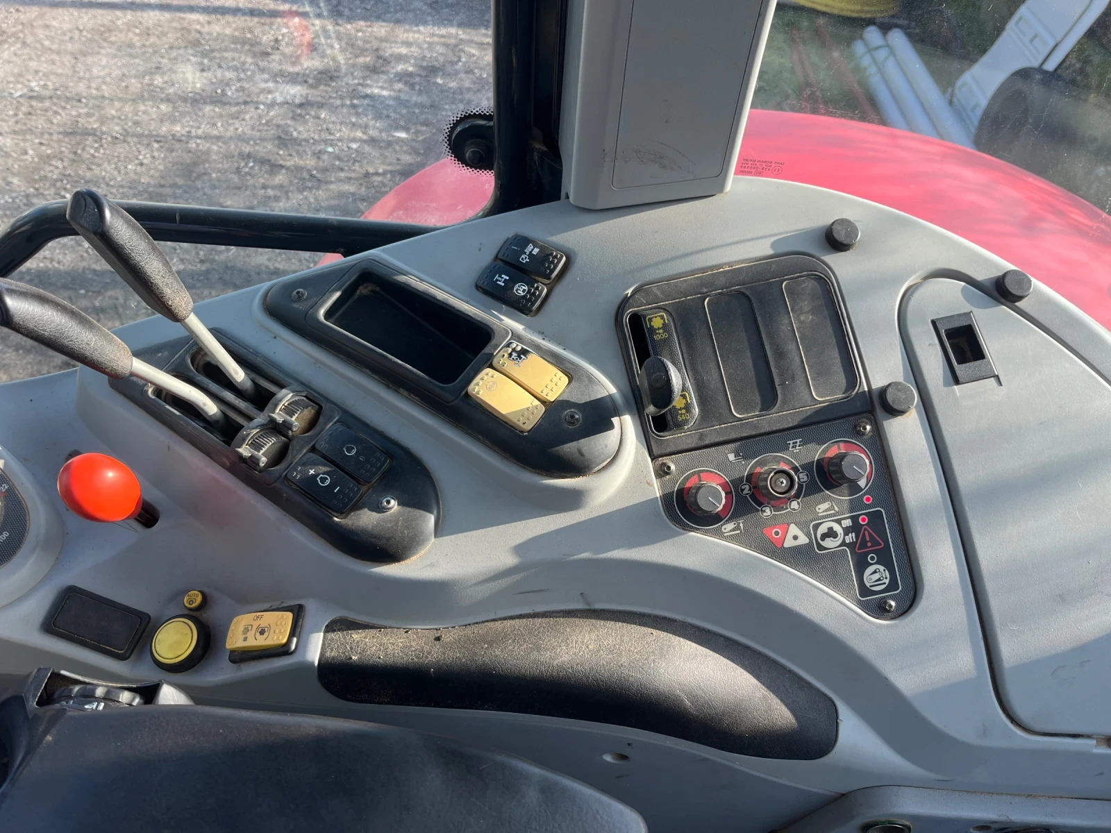 Трактор Massey 6480, снимка 9 - Селскостопанска техника - 55341054