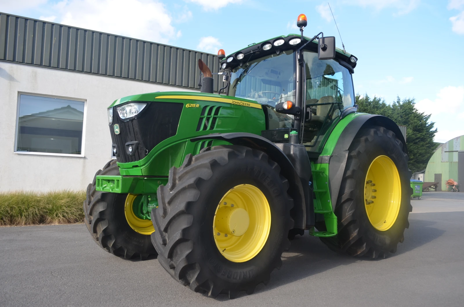 Трактор John Deere  6215R Direct Drive