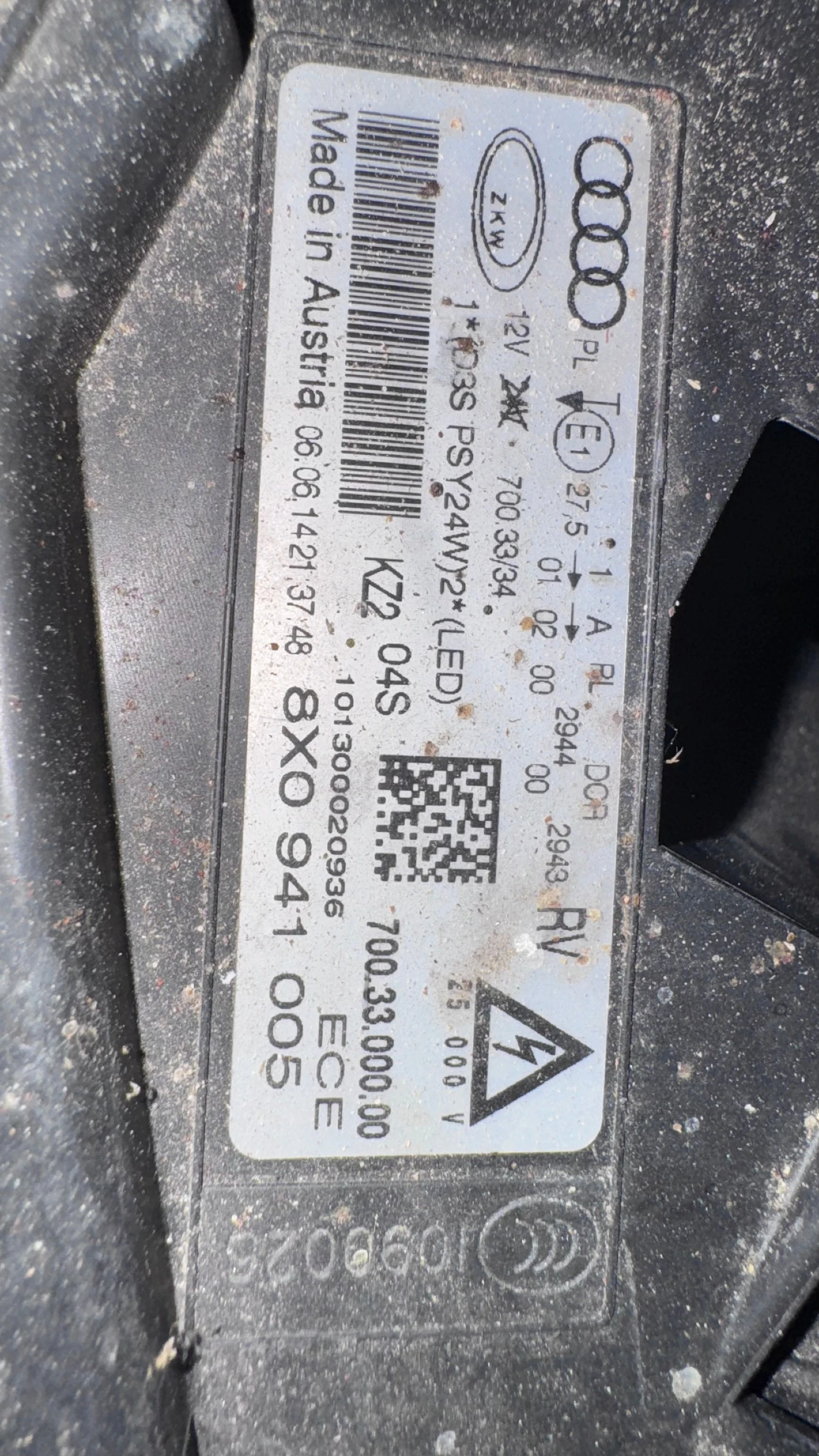   a Audi A1 - 8X0941005 / 8V0941044 / 1EL010740-52 | Mobile.bg   2