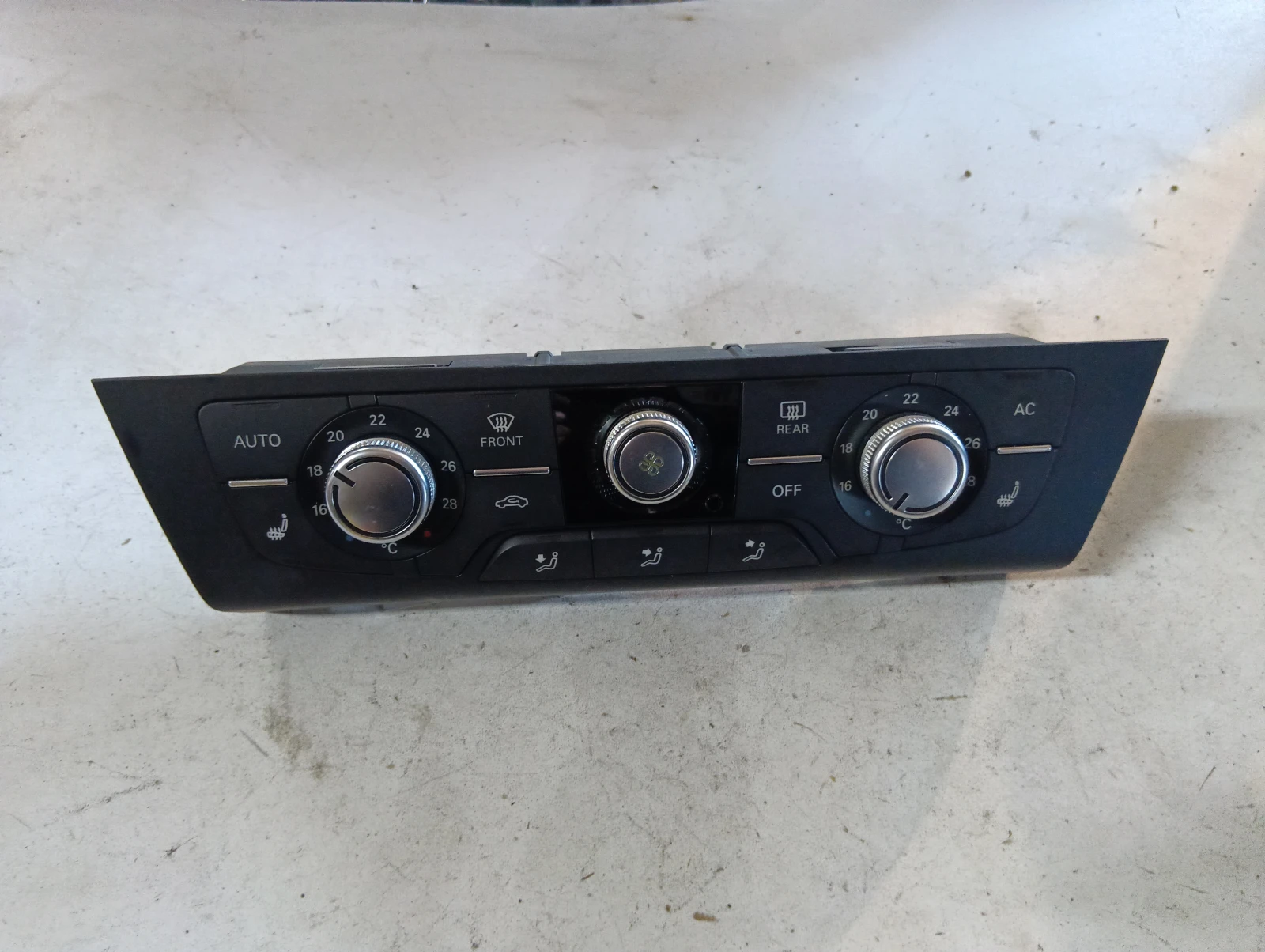 климатроник преден 4G0820043H Audi A7