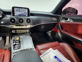 Kia Stinger 3.3L twin-turbo V6 GT, снимка 9