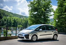 Citroen C4 Picasso 2.0i 16V Газов Инжекцион, снимка 2