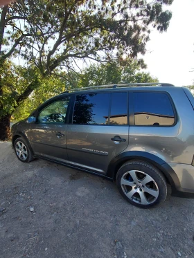 VW Touran CROSS 1, 9 TDI, снимка 3