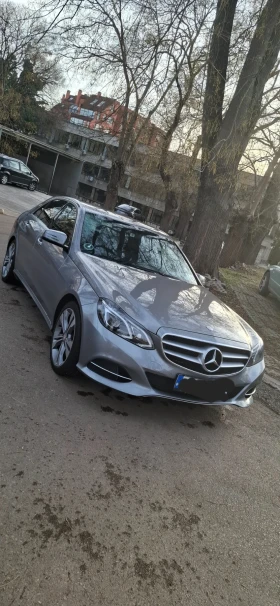     Mercedes-Benz E 220