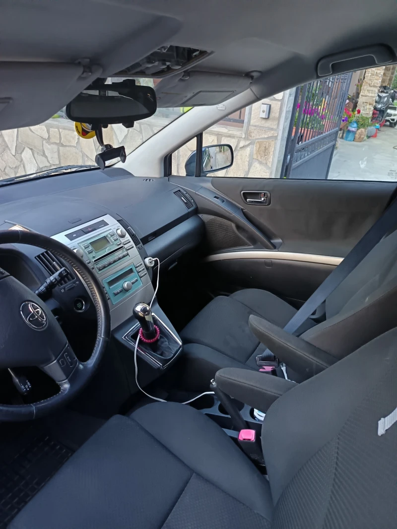 Toyota Corolla verso 2, 2 DFD, снимка 5 - Автомобили и джипове - 52845383