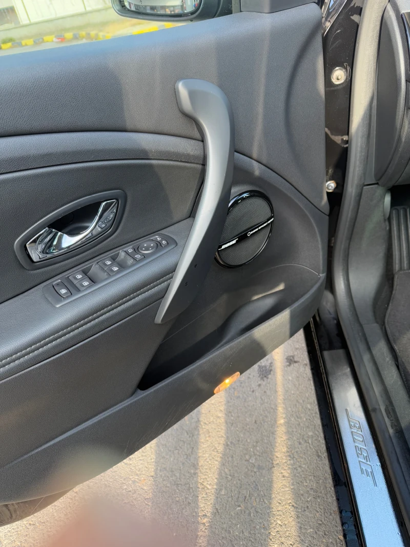 Renault Megane 1.4t/BOSSE/FULL/CH, снимка 14 - Автомобили и джипове - 51792226
