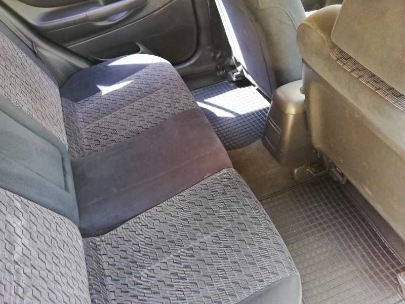 Mazda 323 2.0ditd, снимка 9 - Автомобили и джипове - 52333238