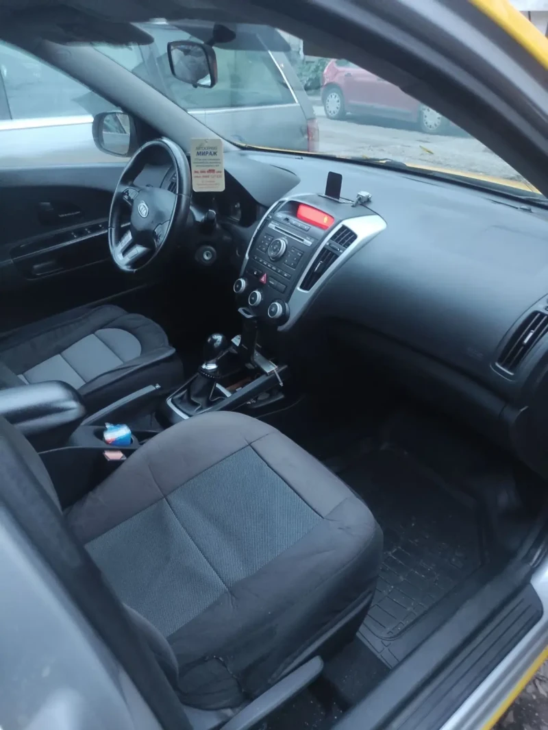 Kia Ceed, снимка 6 - Автомобили и джипове - 52593928