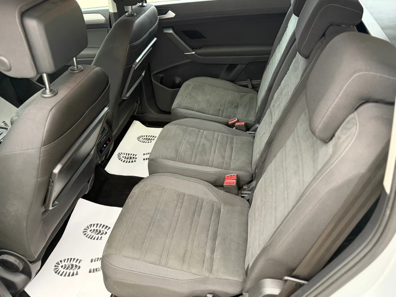 VW Touran 2.0 TDI Highline, снимка 7 - Автомобили и джипове - 53436894