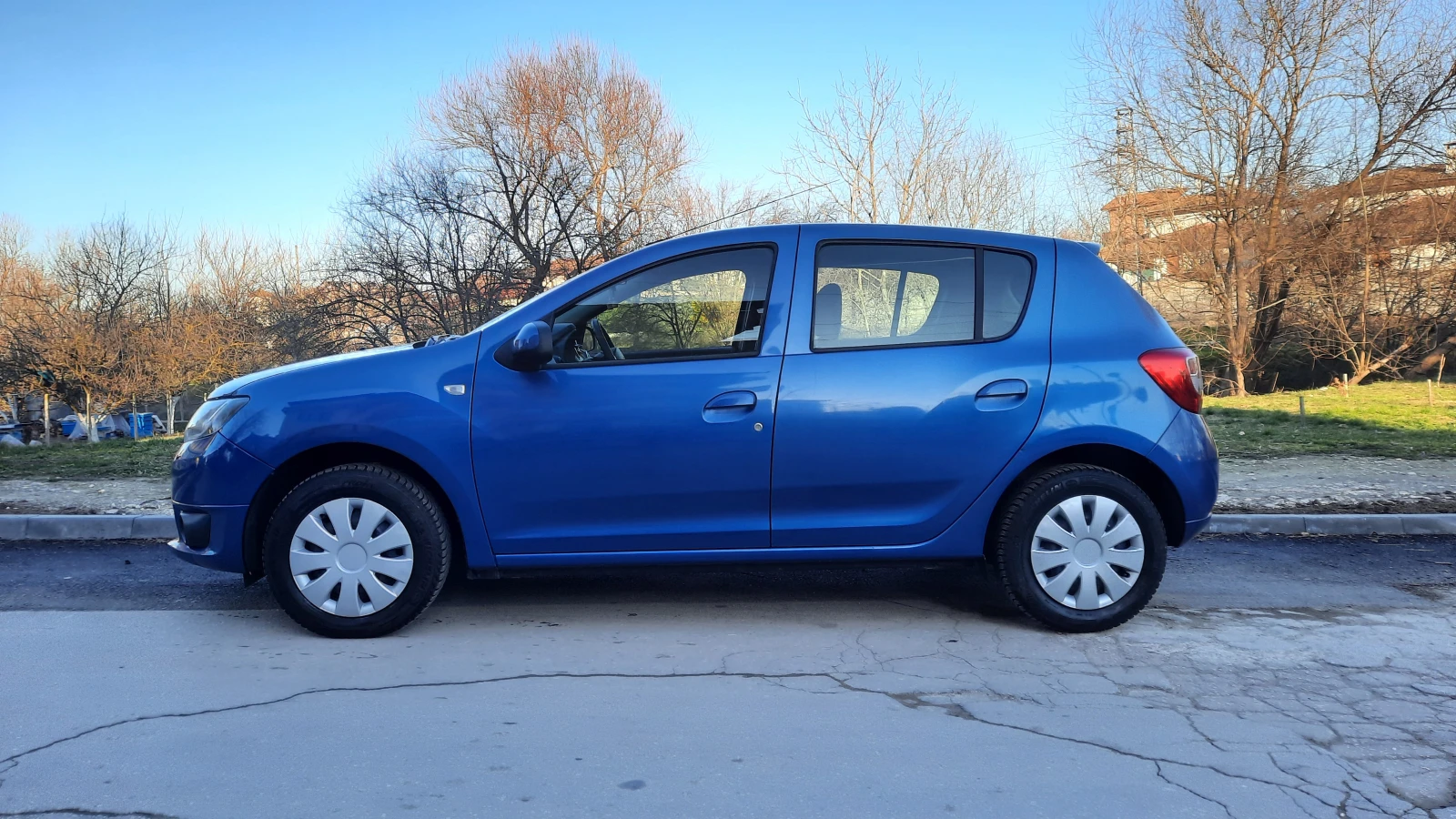 Dacia Sandero  - изображение 2