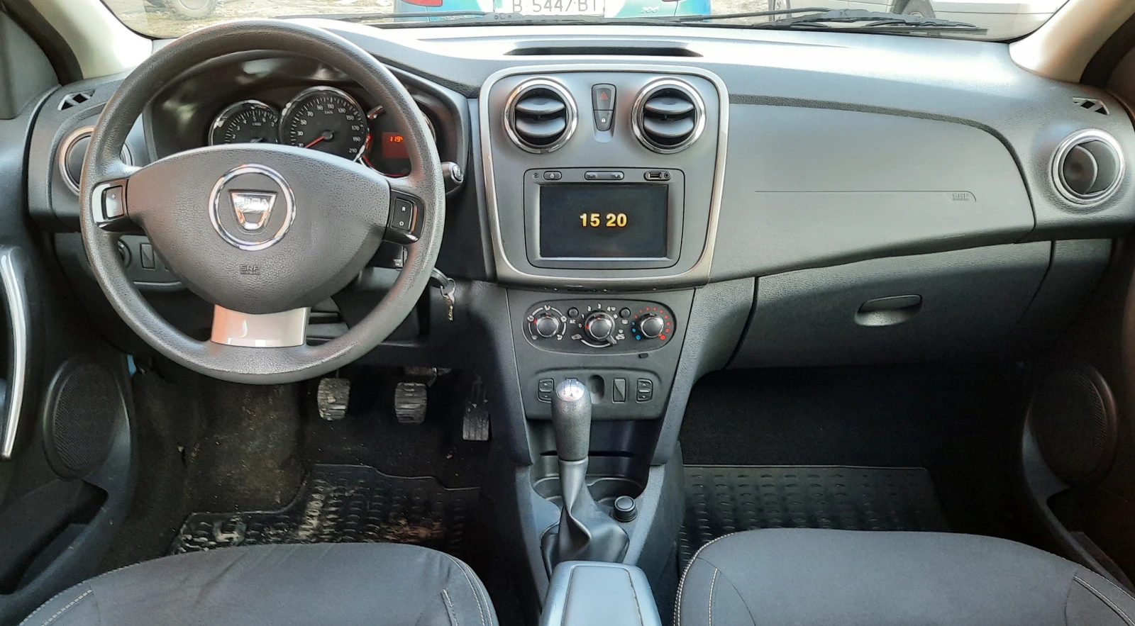 Dacia Sandero  - изображение 10