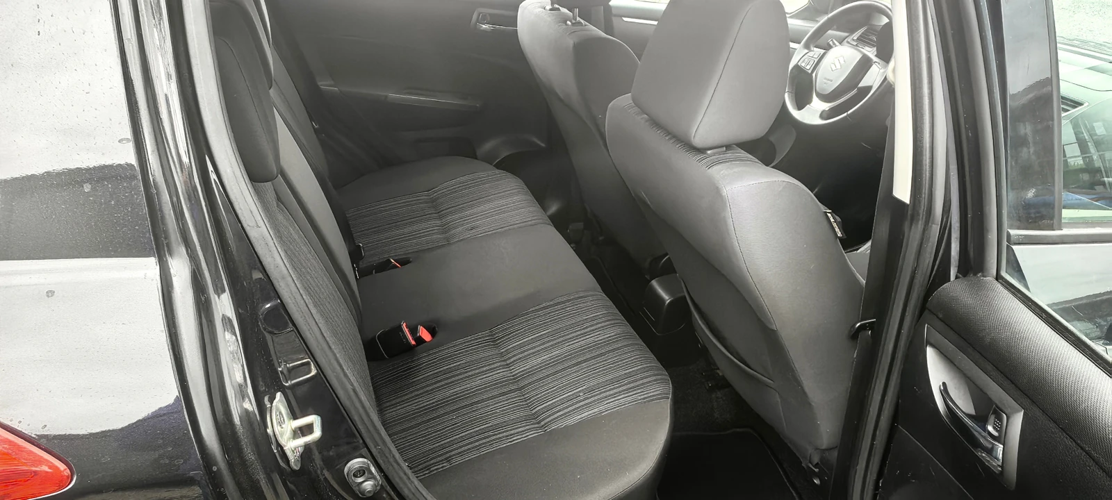 Suzuki Swift 1.2i face automat  - изображение 9