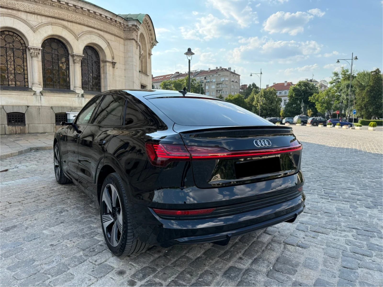 Audi E-Tron 55* S-Line* Quattro* Sportback* Head-Up* Pano - изображение 2