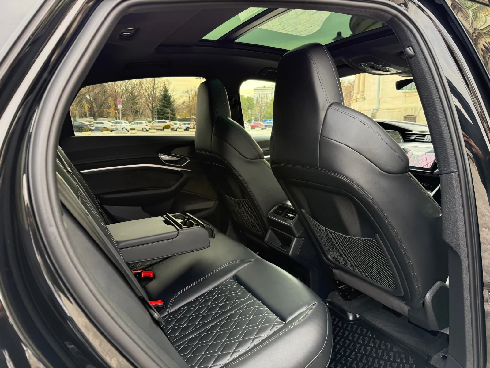 Audi E-Tron 55* S-Line* Quattro* Sportback* Head-Up*  | Mobile.bg   10