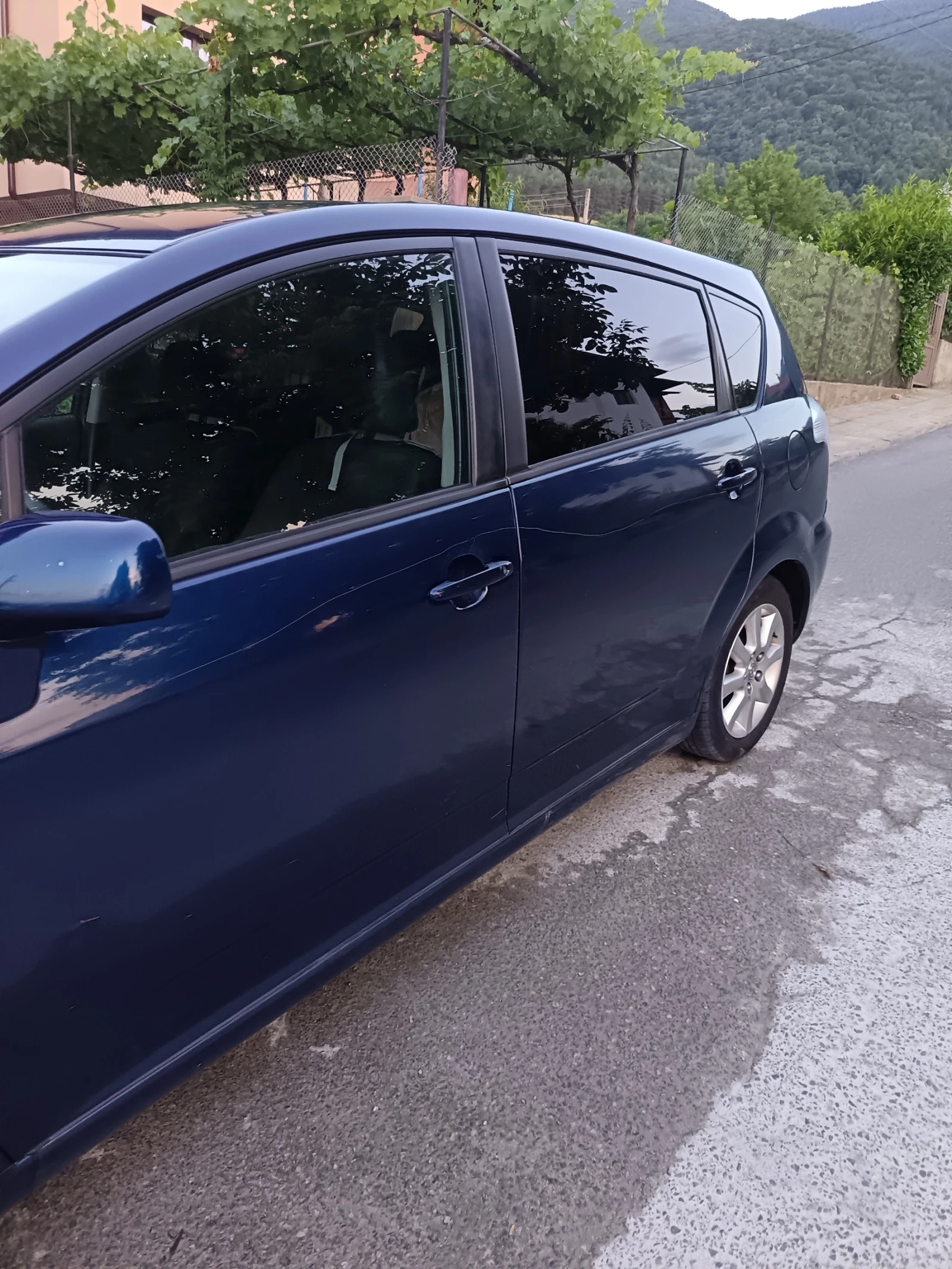 Toyota Corolla verso 2, 2 DFD - изображение 4