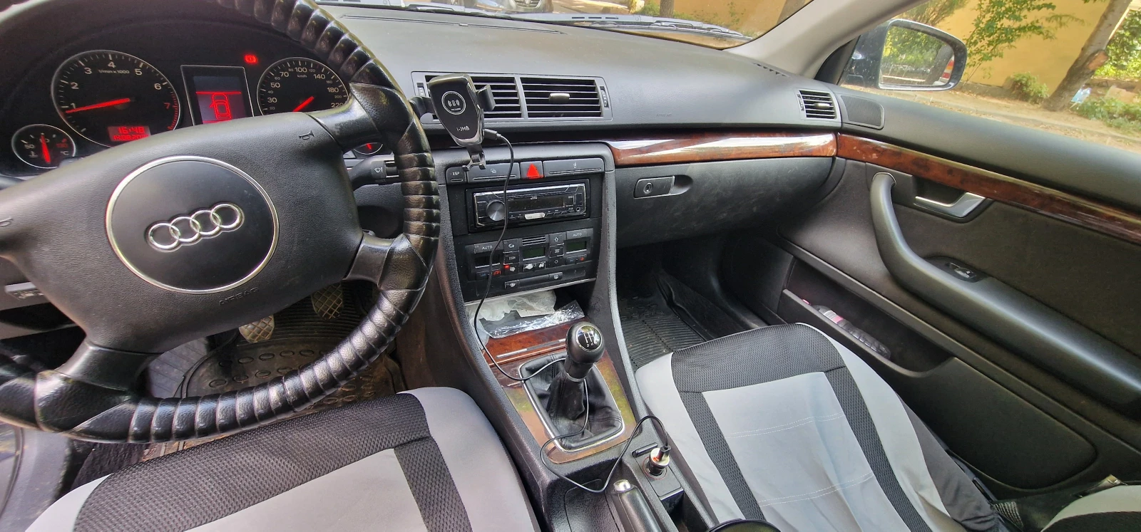 Audi A4 2.0 - изображение 8