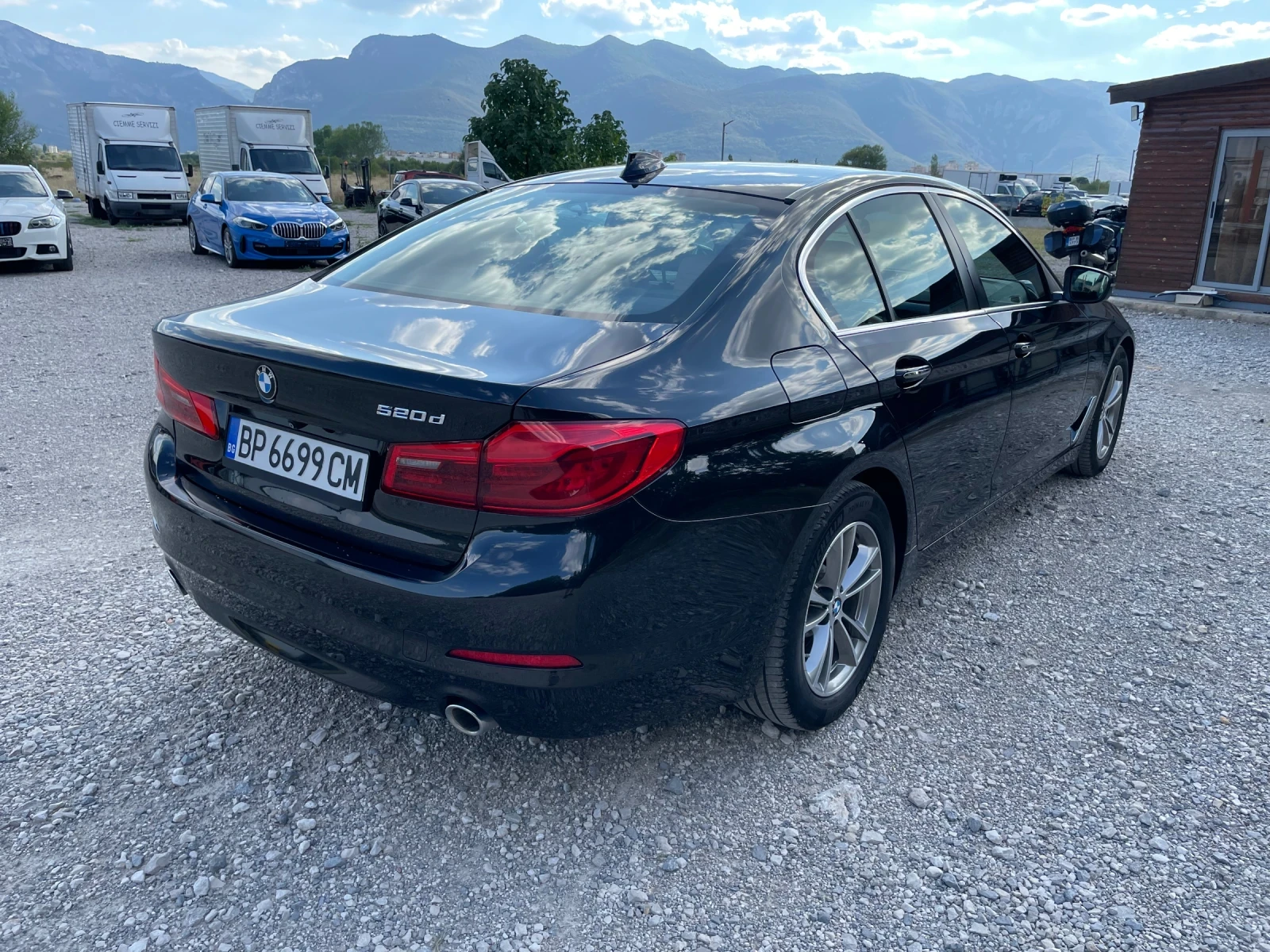 BMW 520 2.0D-CarPlay-подгрев - изображение 6