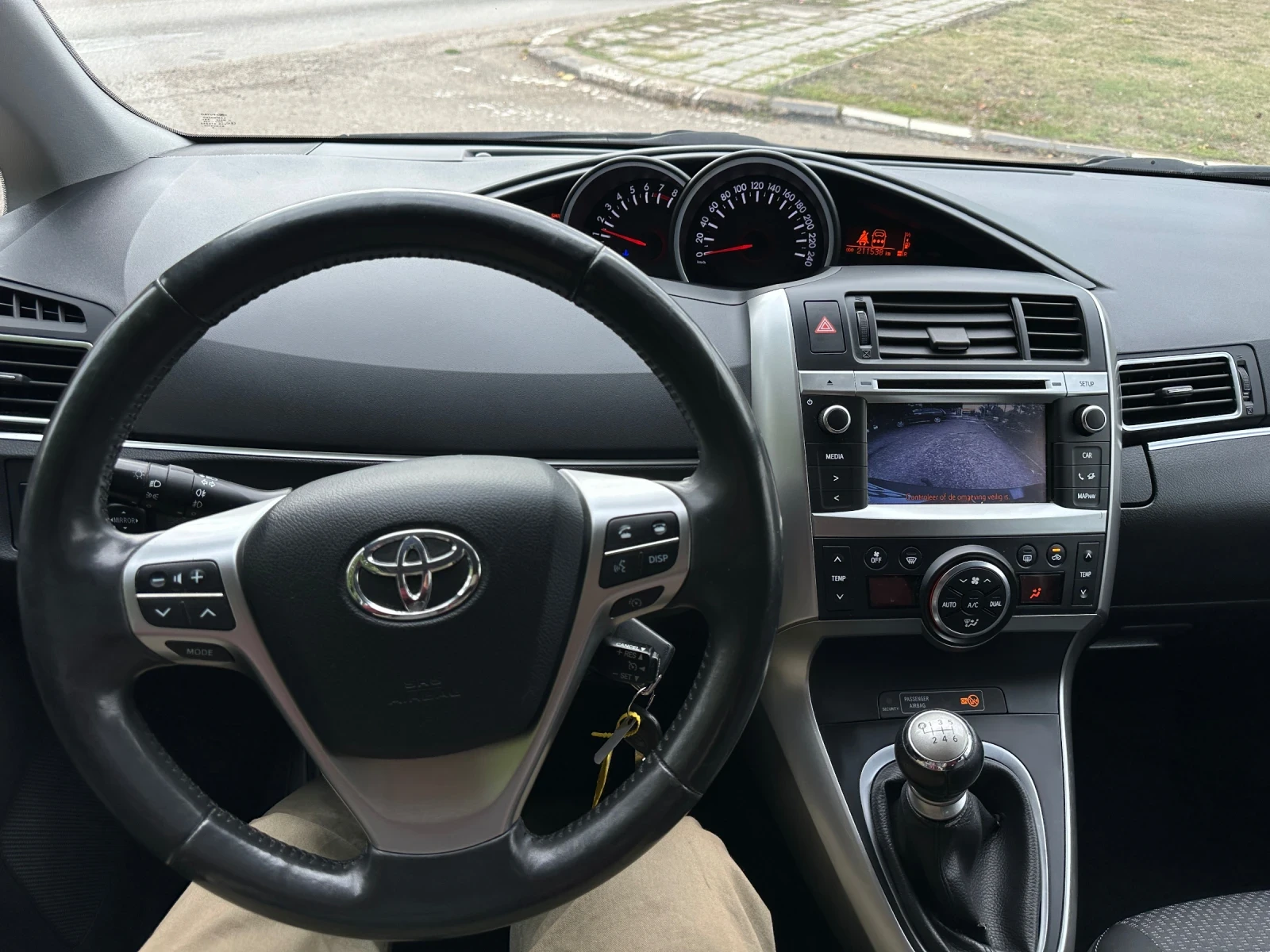 Toyota Verso 1.8-FACELIFT-1ST-OWNER-NAVI-КАМЕРА-1Г-ГАРАНЦИЯ - изображение 10