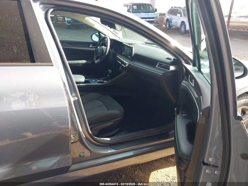 Kia K5 1.6l Lxs, снимка 5 - Автомобили и джипове - 53906018