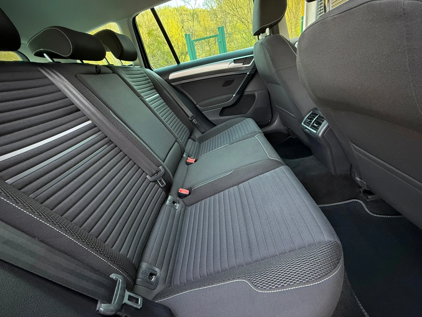 VW Golf 1.6 TDI * CUP * Climatronic* , снимка 10 - Автомобили и джипове - 54177873