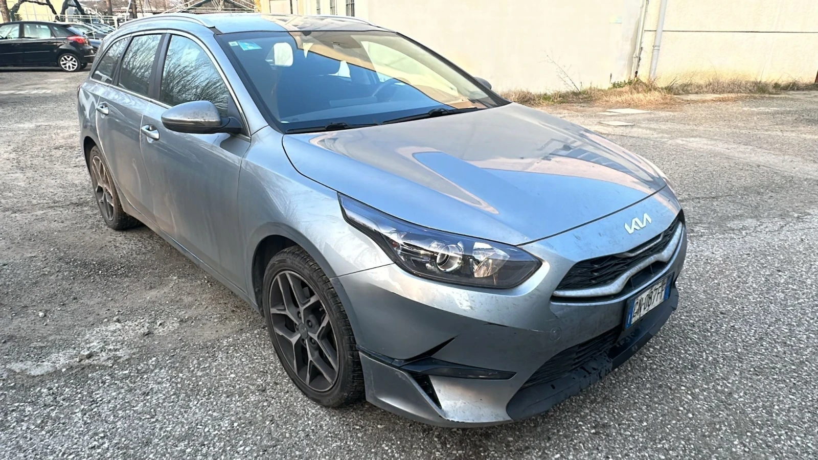 Kia Ceed (КАТО НОВА)^(ХИБРИД), снимка 3 - Автомобили и джипове - 54457415