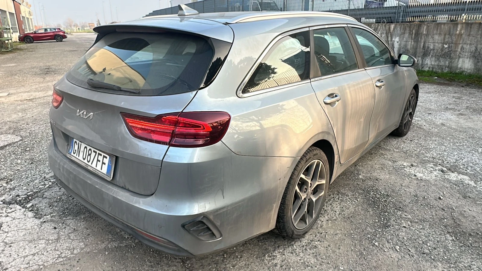Kia Ceed (КАТО НОВА)^(ХИБРИД), снимка 4 - Автомобили и джипове - 54457415