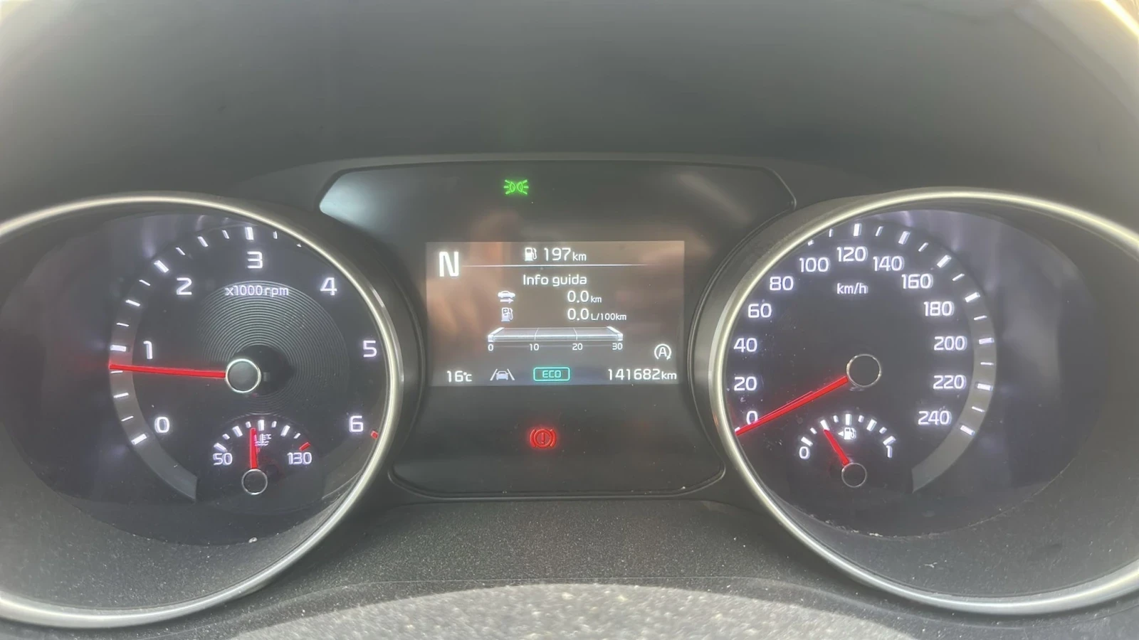 Kia Ceed (КАТО НОВА)^(ХИБРИД), снимка 9 - Автомобили и джипове - 54457415