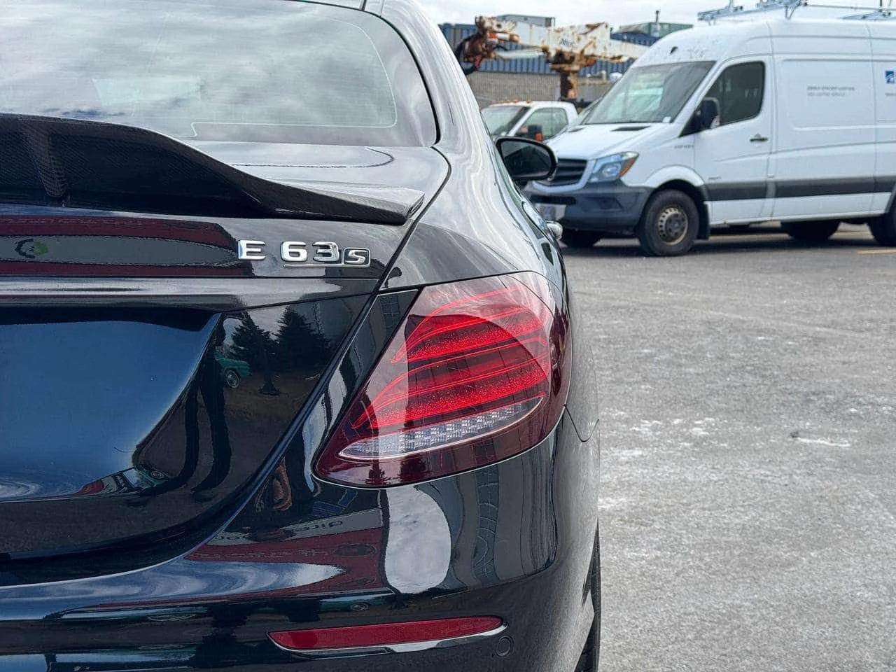 Mercedes-Benz E 63 AMG S    CARFAX, снимка 9 - Автомобили и джипове - 54609162