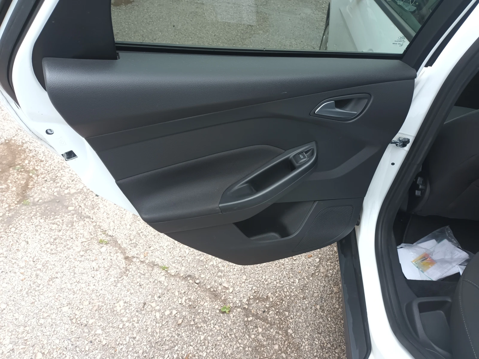 Ford Focus 1.5TDCI, снимка 10 - Автомобили и джипове - 54692161