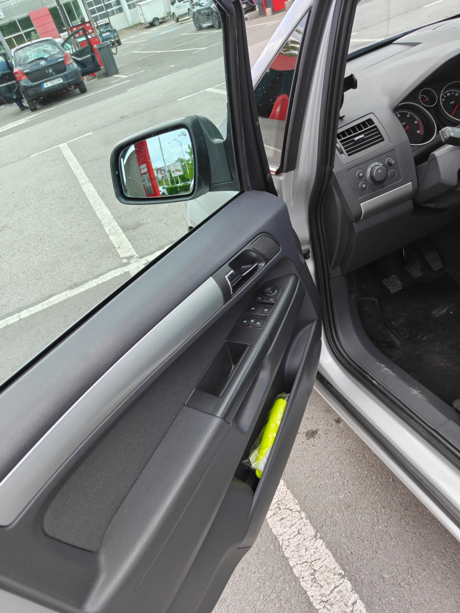 Opel Zafira 1.7 cdti, 125к.с., 7 места, снимка 16 - Автомобили и джипове - 54713263