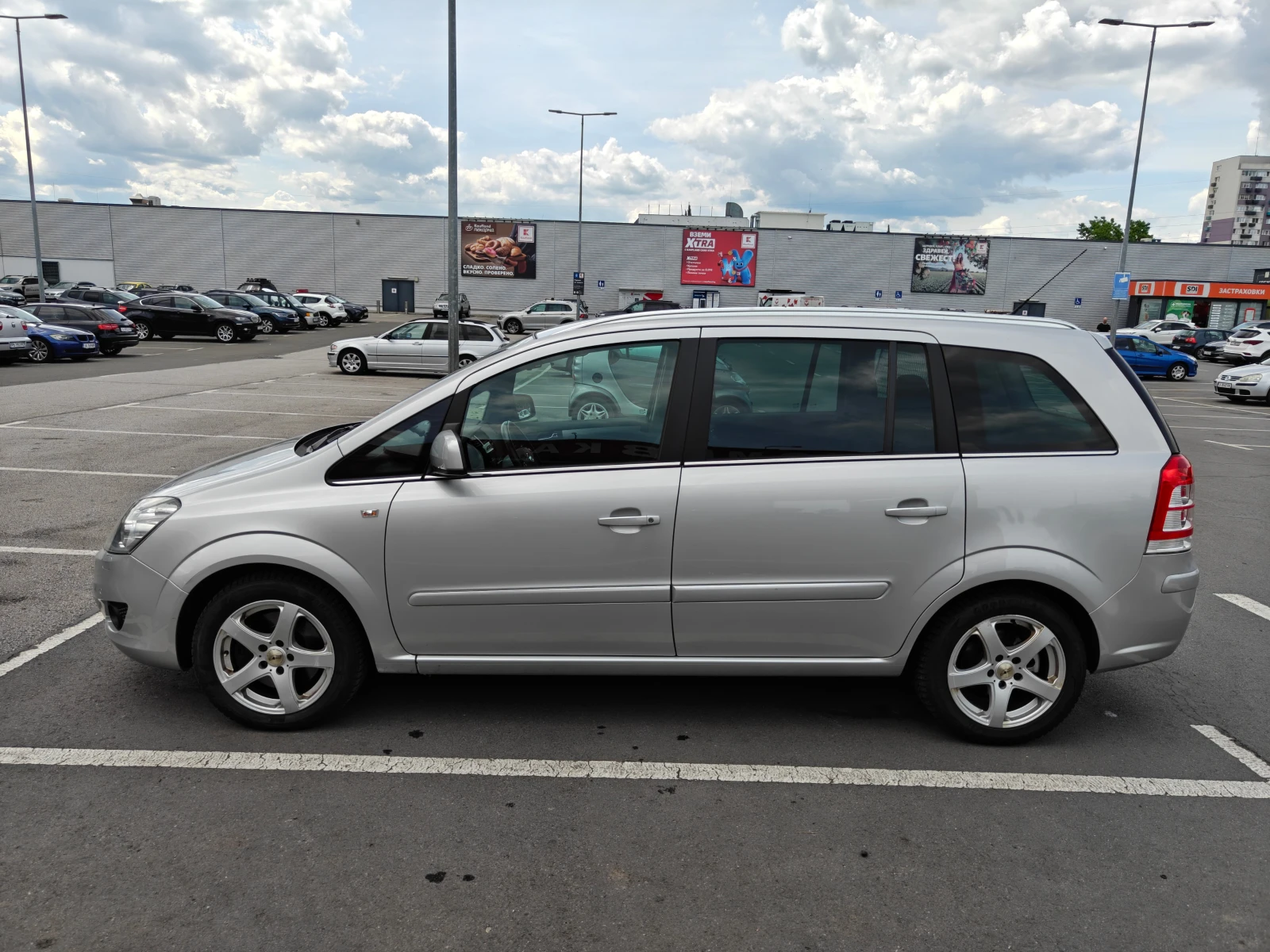 Opel Zafira 1.7 cdti, 125к.с., 7 места, снимка 8 - Автомобили и джипове - 54713263