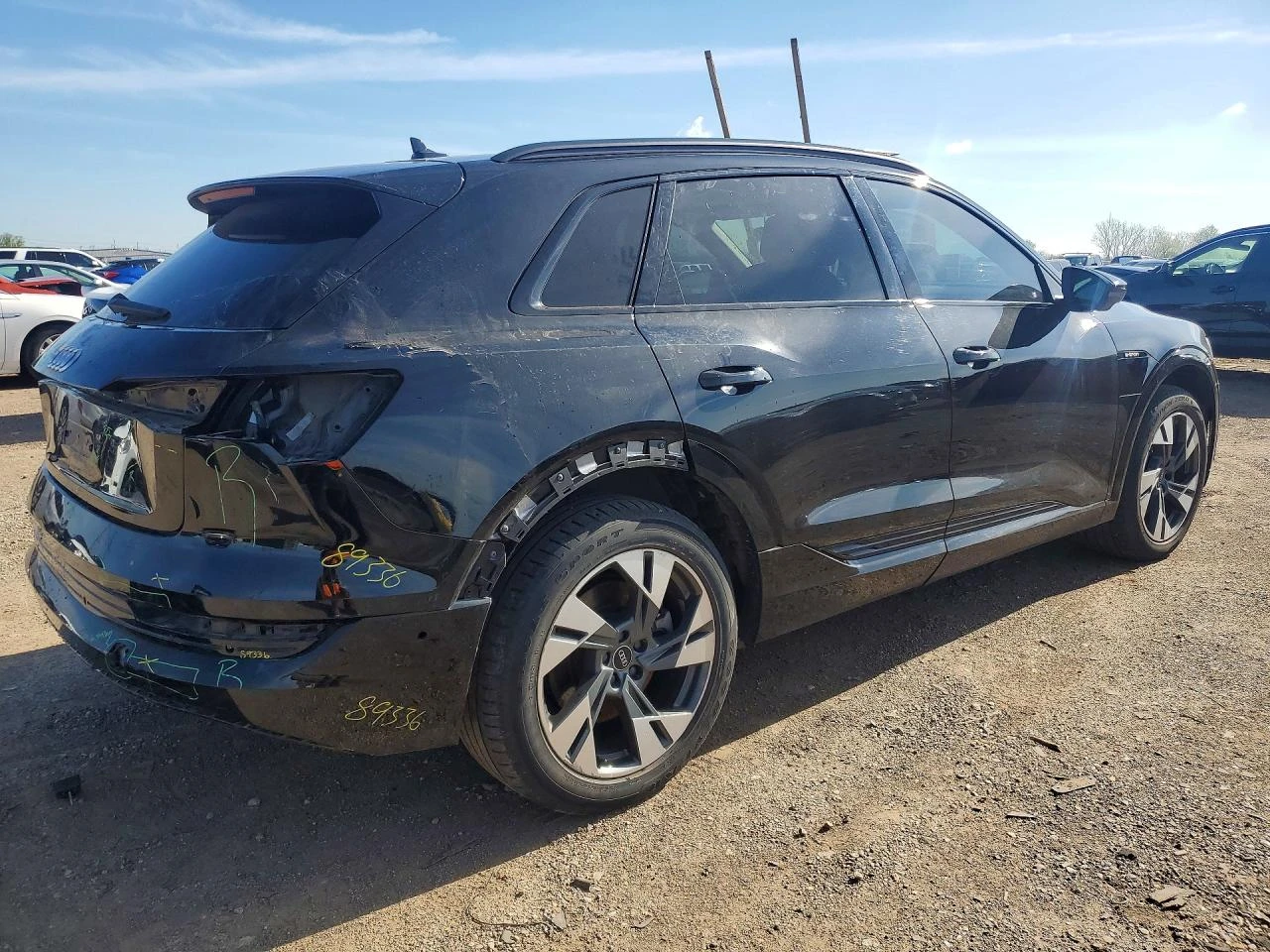 Audi E-Tron Premium, снимка 3 - Автомобили и джипове - 55004071