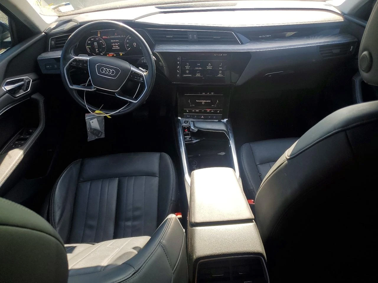 Audi E-Tron Premium, снимка 8 - Автомобили и джипове - 55004071
