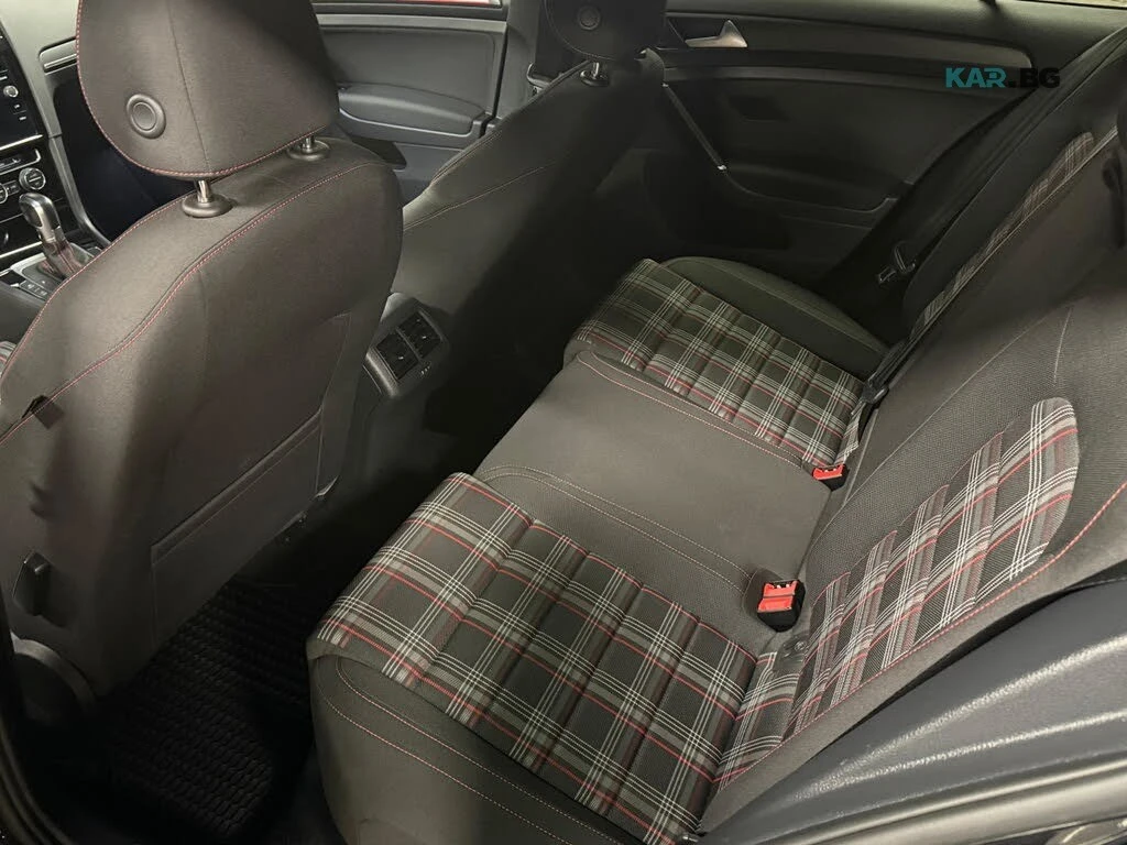 VW Golf GTI* AвтоКредит* (ЦЕНА ДО БГ), снимка 8 - Автомобили и джипове - 55035012