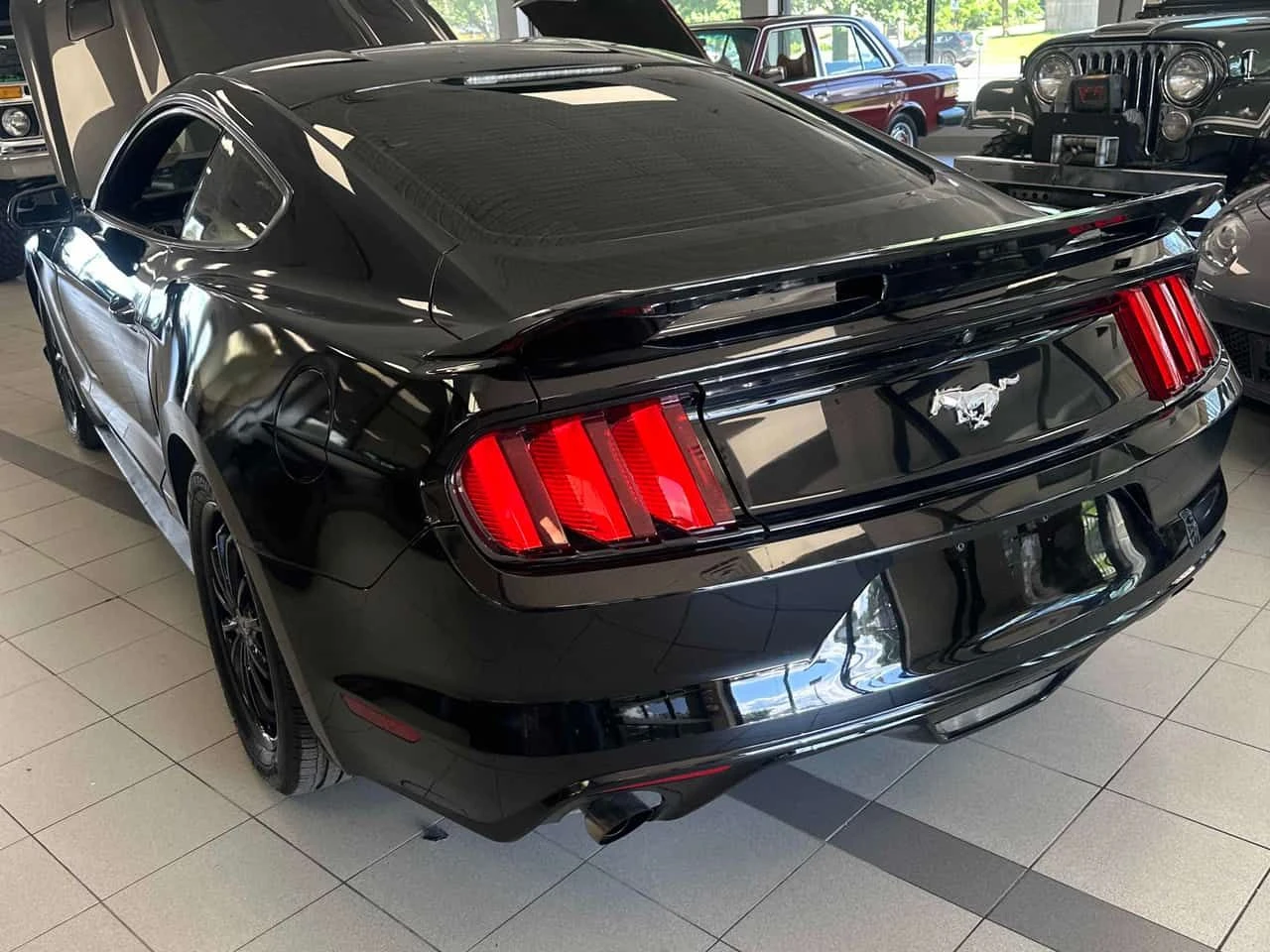 Ford Mustang * EcoBoost * CARFAX * ЦЕНА ДО БГ, снимка 5 - Автомобили и джипове - 55061099