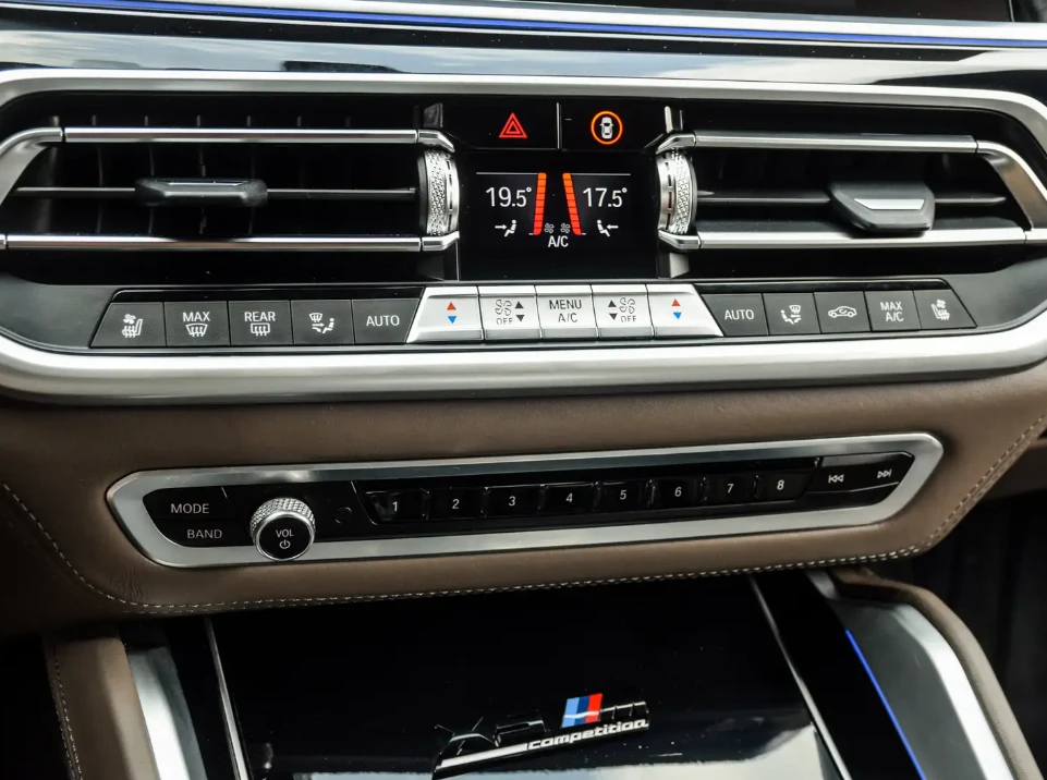 BMW X5M * Competition* Massage* B&W* Обдух* 360* Pano* HUD, снимка 9 - Автомобили и джипове - 55409405
