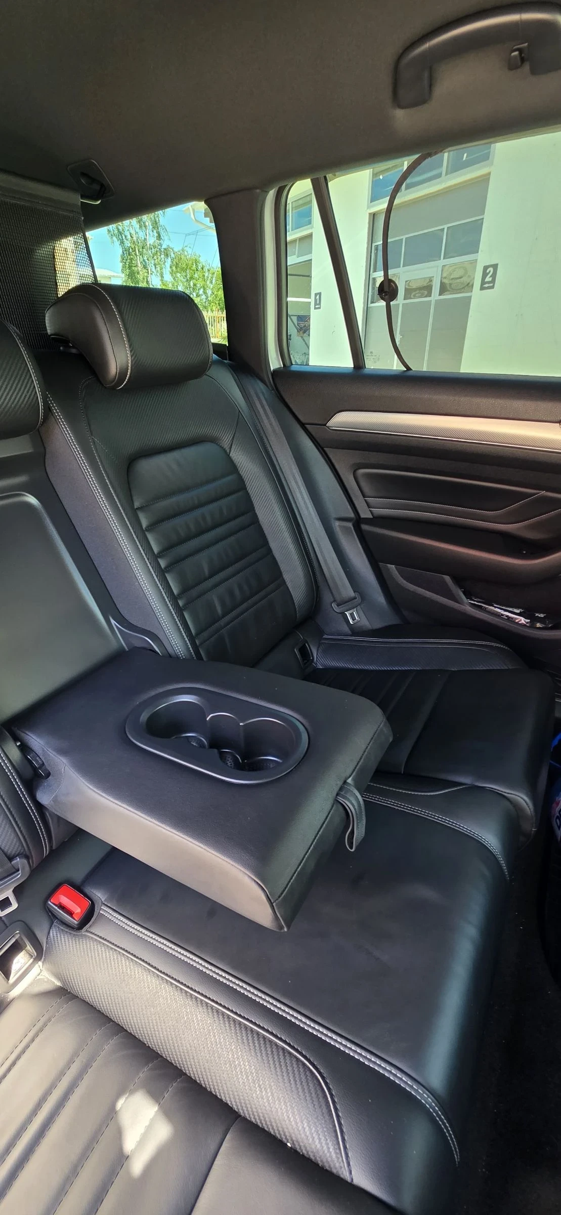 VW Passat 2.0TDI SCR 4motion R-line, снимка 17 - Автомобили и джипове - 55422717