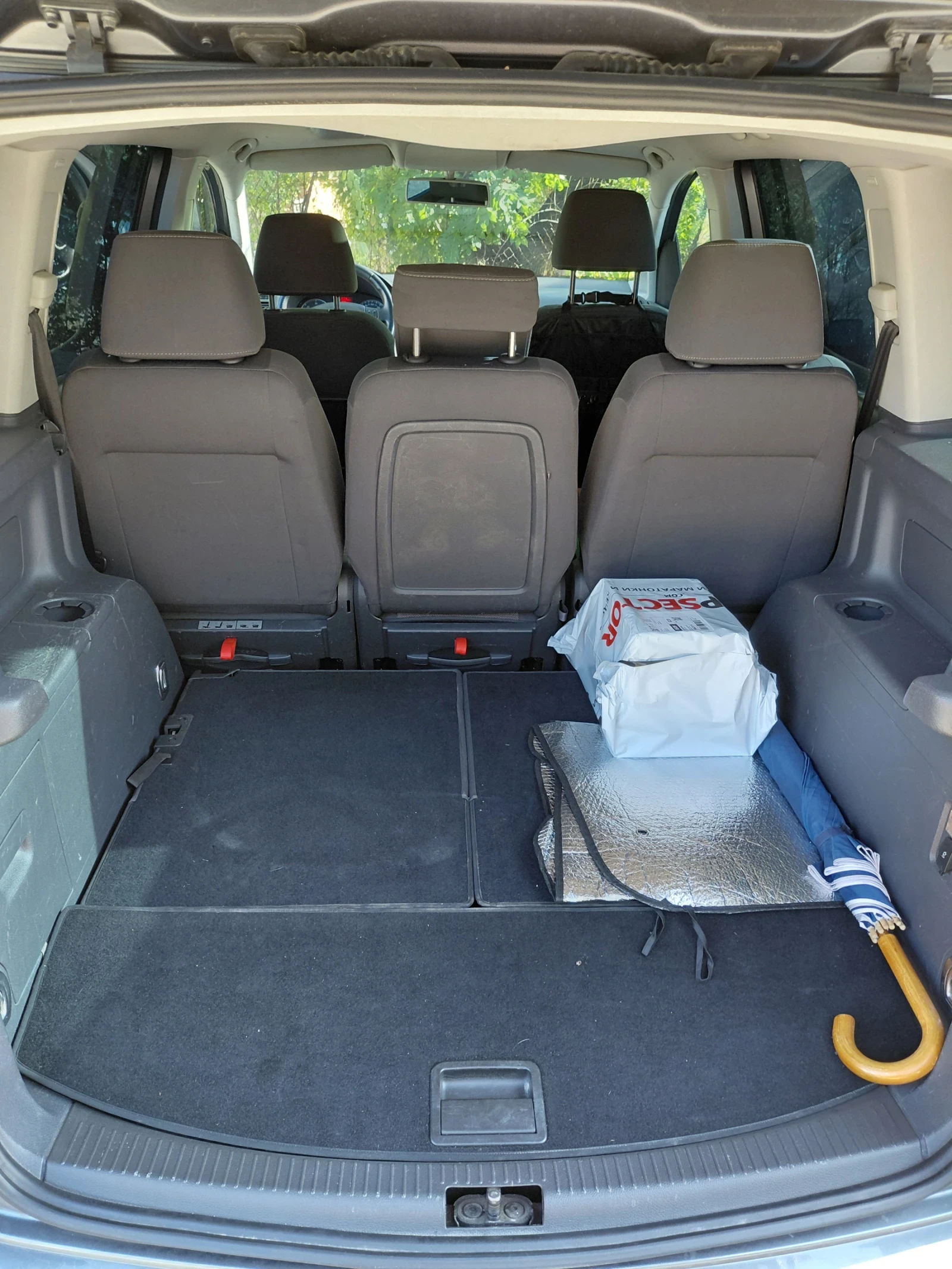 VW Touran CROSS 1, 9 TDI, снимка 10 - Автомобили и джипове - 55666708
