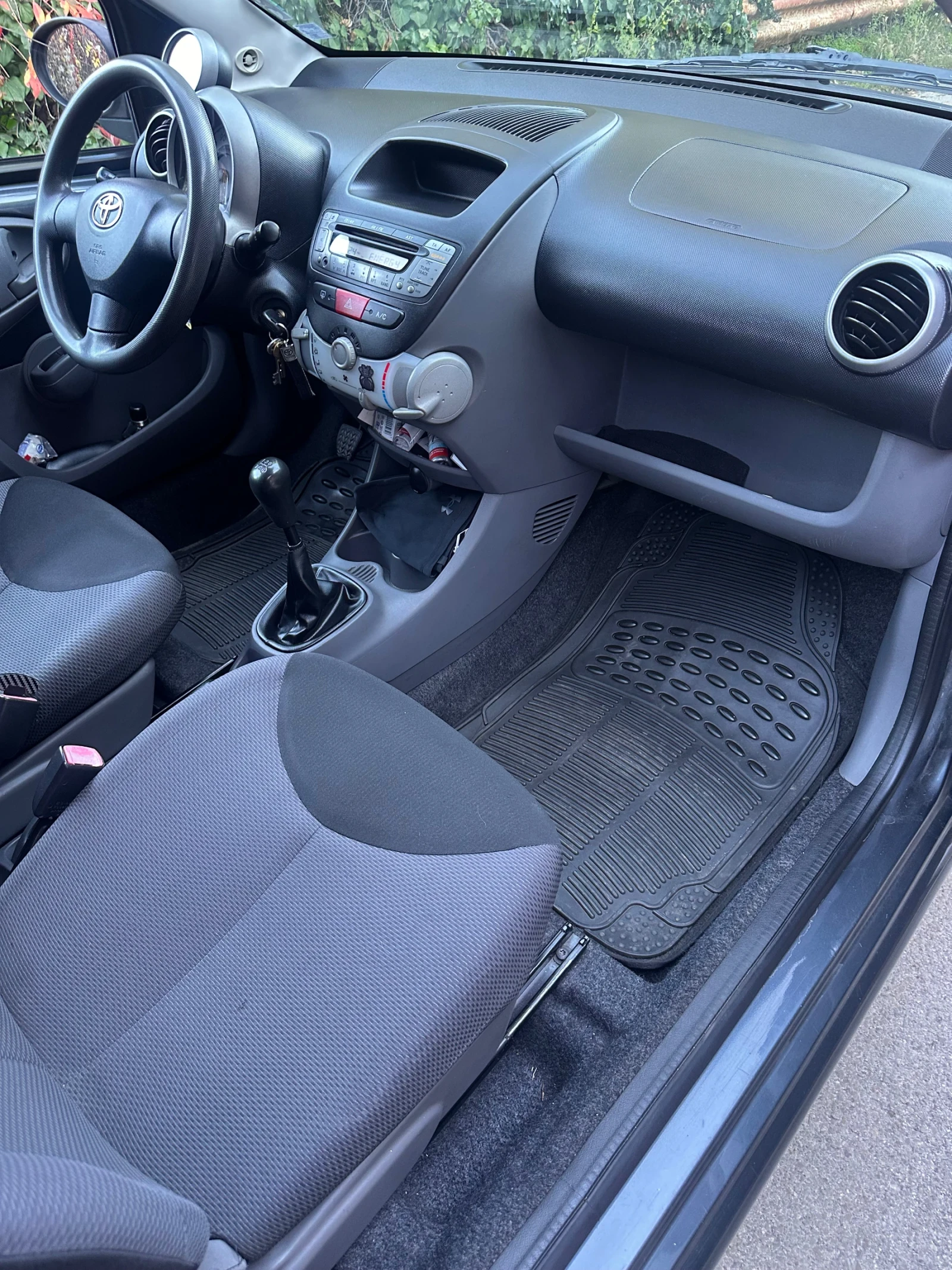 Toyota Aygo 1.0, снимка 8 - Автомобили и джипове - 55904472